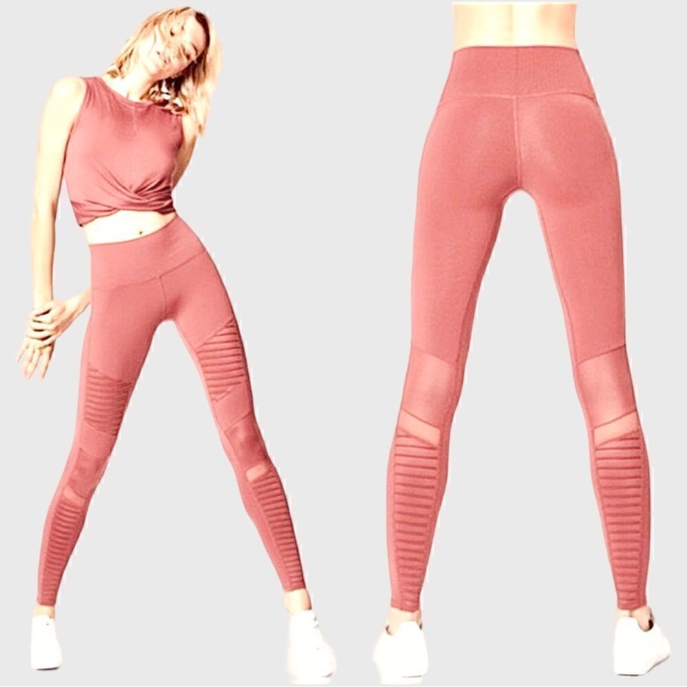 2026 Work Out Active ATHLEISURE Mystery box gym / yoga clothes 6-8 pieces🤩 - Picture 3 of 16